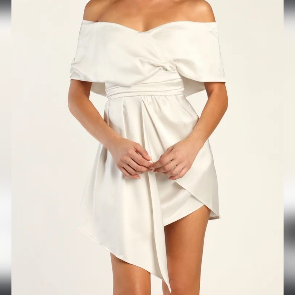 Lulu's Ivory off the shoulder satin mini dress. Size large